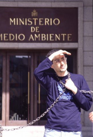 2000, Março - A Quercus junta-se à iniciativa da COAGRET, em Madrid, contra as grandes barragens e transvases na Península Ibérica.  © Luís Galrão/QUERCUS